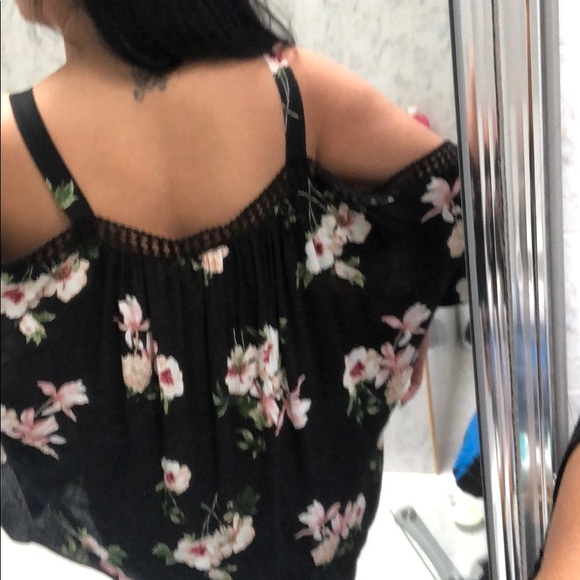 LAST 2! GIRY & FLIRTY OFF SHOULDER FLORAL TOP - Picture 7 of 7